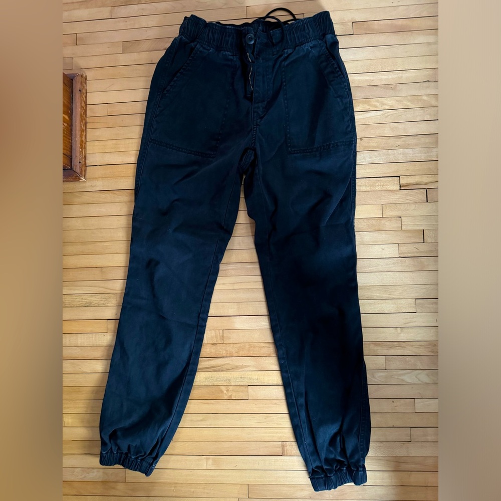 AE Next level jegging joggers size 2 Short. Black